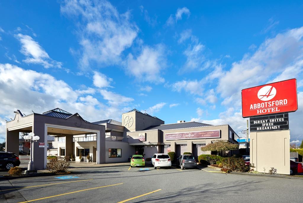 Hotel Ramada By Wyndham Abbotsford Esterno foto