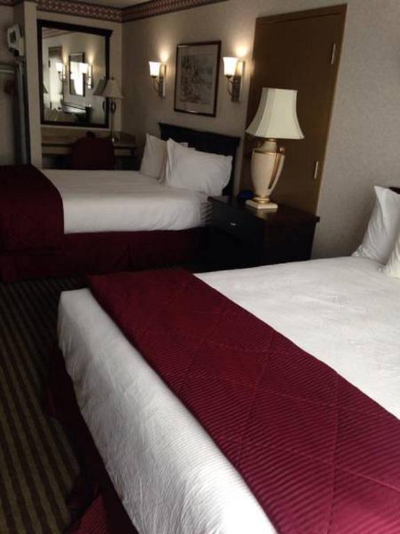 Hotel Ramada By Wyndham Abbotsford Esterno foto