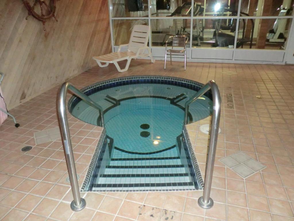 Hotel Ramada By Wyndham Abbotsford Esterno foto