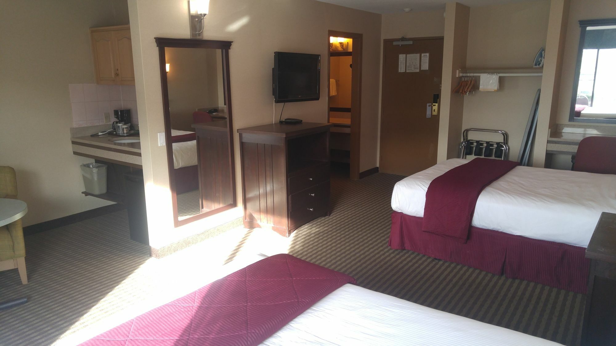 Hotel Ramada By Wyndham Abbotsford Esterno foto