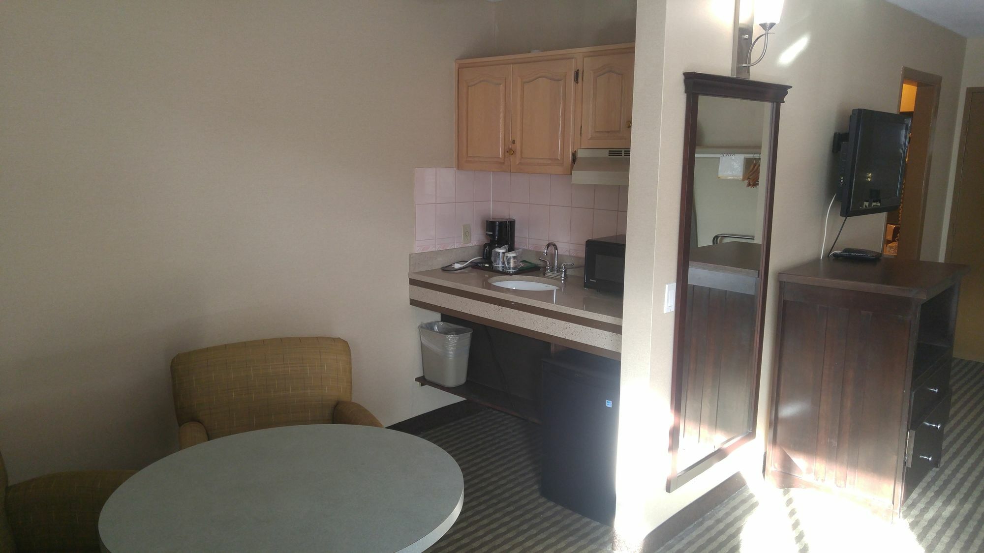 Hotel Ramada By Wyndham Abbotsford Esterno foto