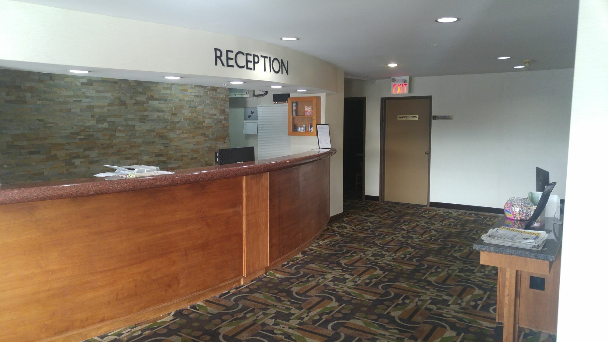 Hotel Ramada By Wyndham Abbotsford Esterno foto